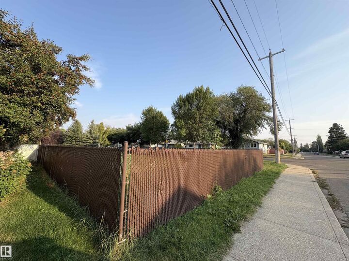 Property Photo:  4644 115 Avenue NW  AB T5W 0W2 