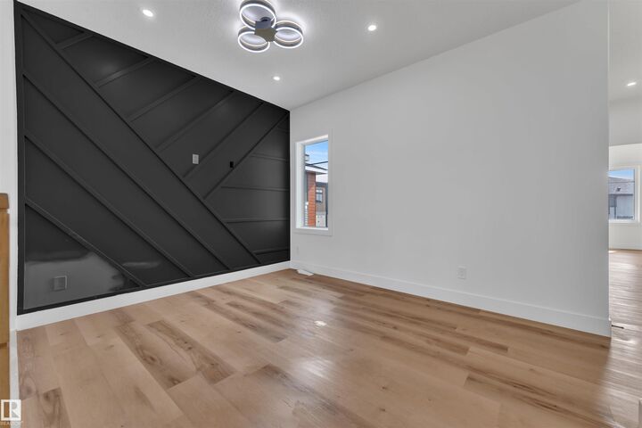 1912 155 Avenue NW  Edmonton AB T5Y 4H8 photo