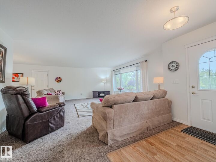 Property Photo:  52122 Rge Road 210 266  AB T8G 1A4 