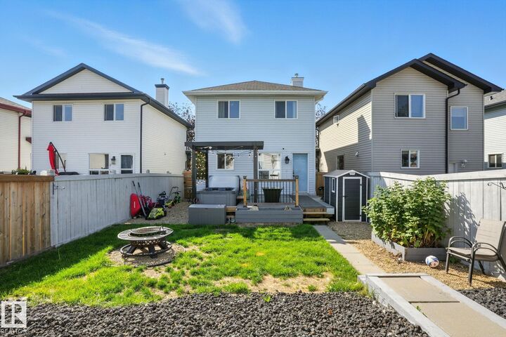 408 Gibb Wynd NW  Edmonton AB T5T 6W8 photo