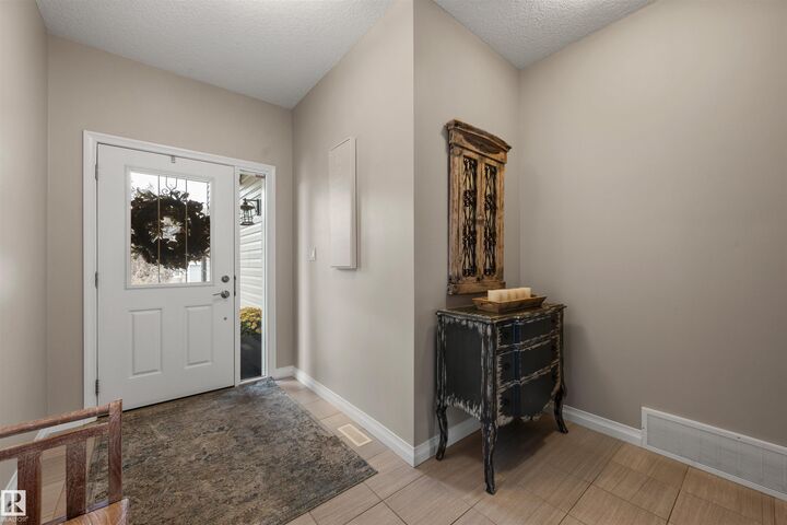 Property Photo:  420 Still Creek Crescent  AB T8H 0S6 