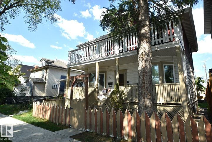 Property Photo: 9634 110 Avenue NW AB T5H 1H5