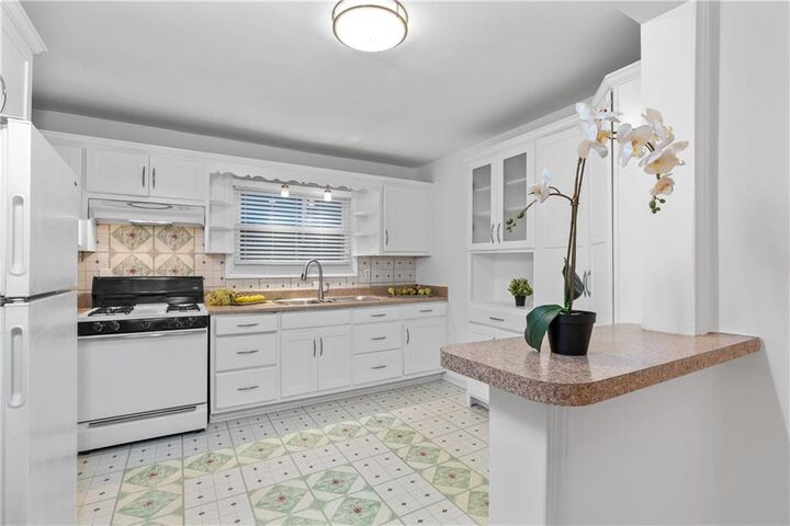 Property Photo:  819 Durant Place NE 6  GA 30308 