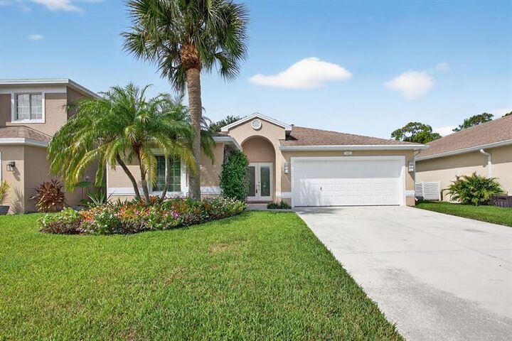 Property Photo: 2474 SE Springtree Place FL 34997