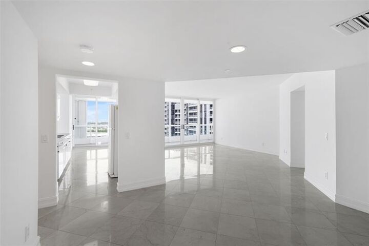 21055 NE 37th Ave 2703  Aventura FL 33180 photo