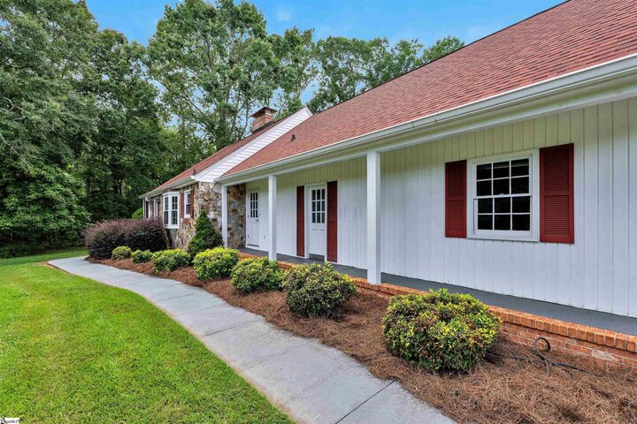 Property Photo: 819 J C Cooper Road SC 29644