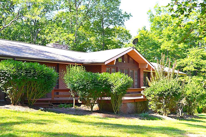 Property Photo: 174 Upper Meadow Ln WV 24901