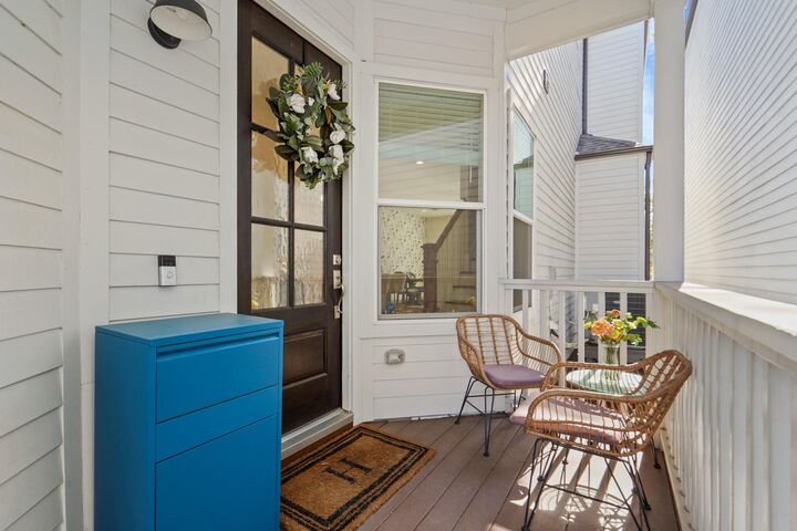 Property Photo: 812 E 37th Street B TX 77022