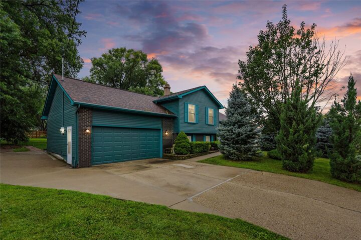 1616 Porter Avenue  Des Moines IA 50315 photo