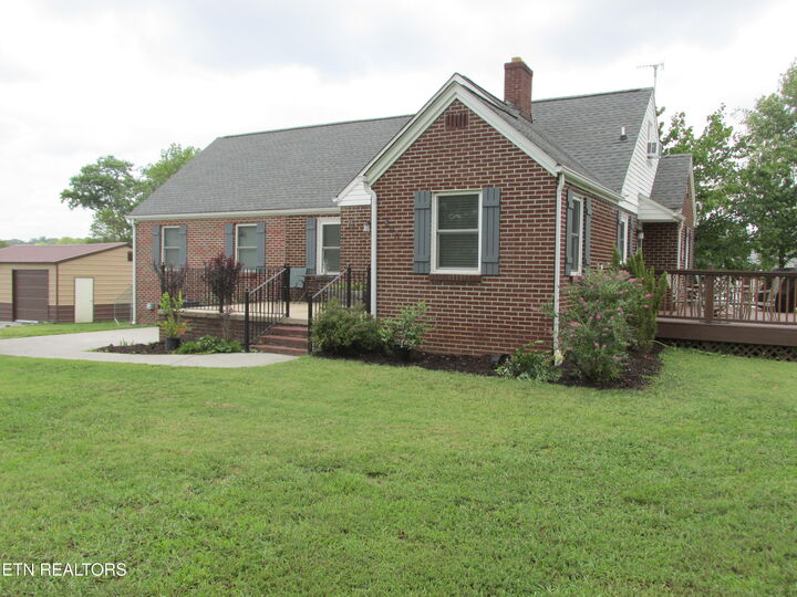 Property Photo: 300 Tennessee Ave TN 37742