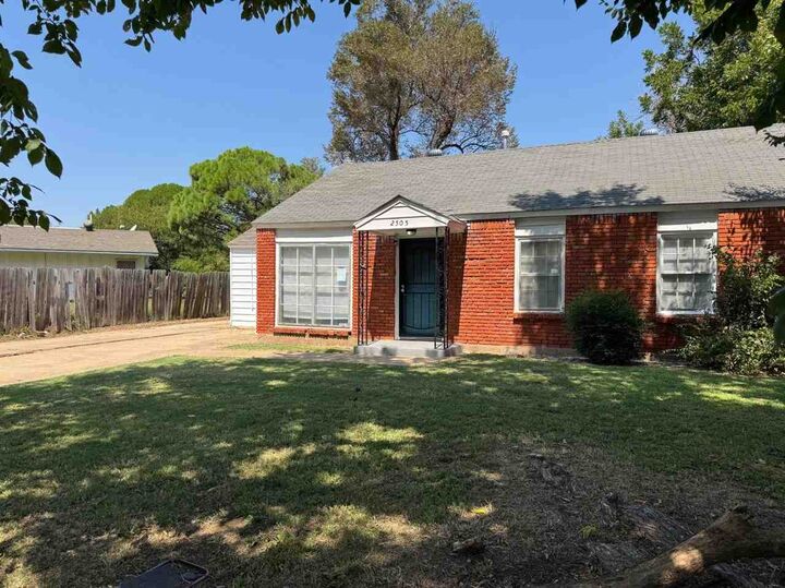 Property Photo:  2505 NW Lincoln Ave  OK 73505 