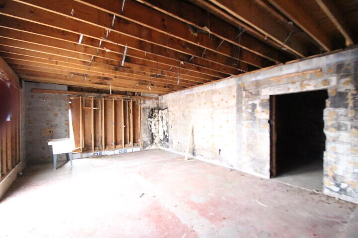 Property Photo: 1940 Willisburg Road KY 40342