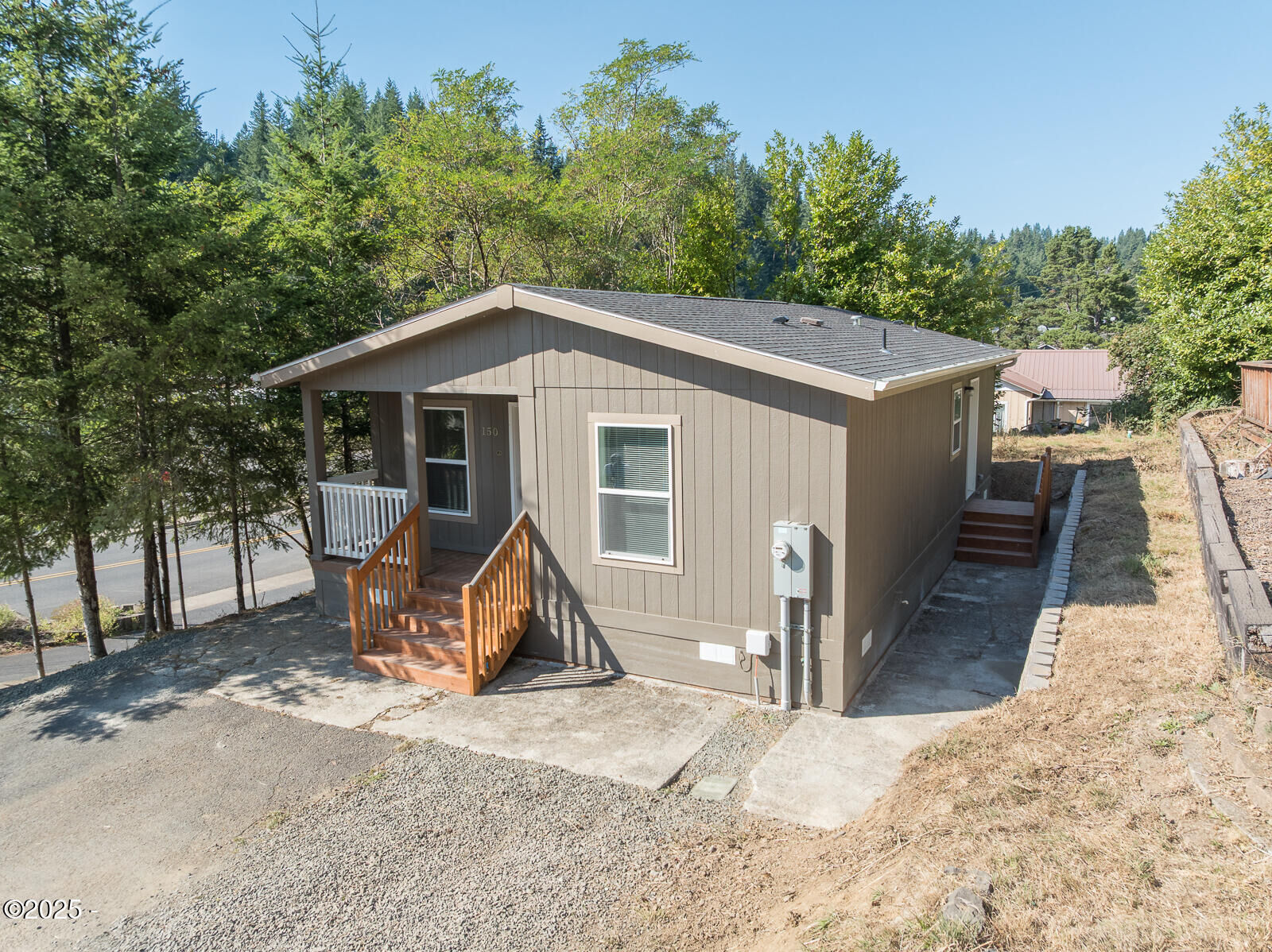 Property Photo: 150 NW 5th Street OR 97391