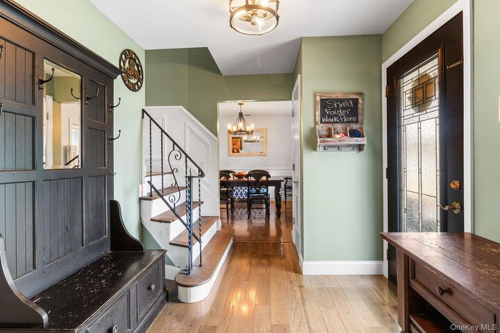 Property Photo:  6 Barry Lane  NY 11766 