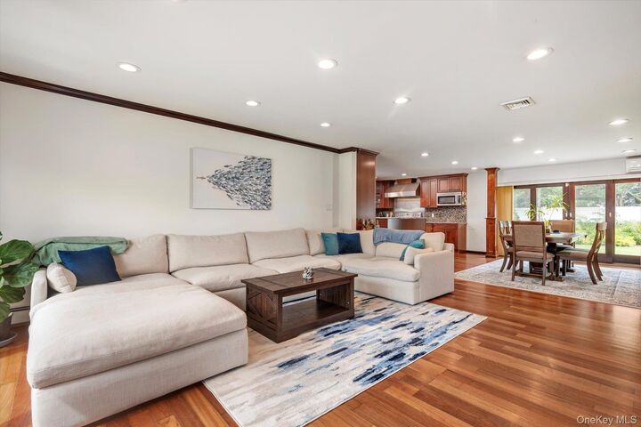 Property Photo: 40 Bayview Place NY 11758