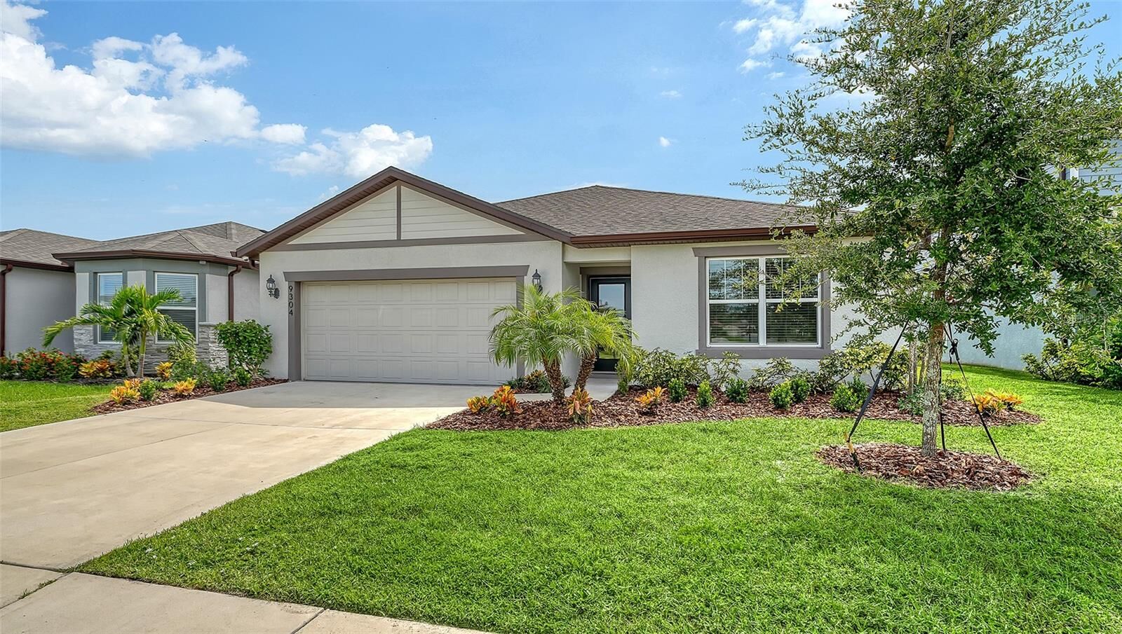 Property Photo: 9304 Royal River Circle FL 34219