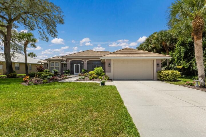 Property Photo: 498 Lake Of The Woods Drive FL 34293