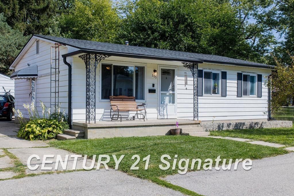 Property Photo: 205 E Clark Street MI 48423
