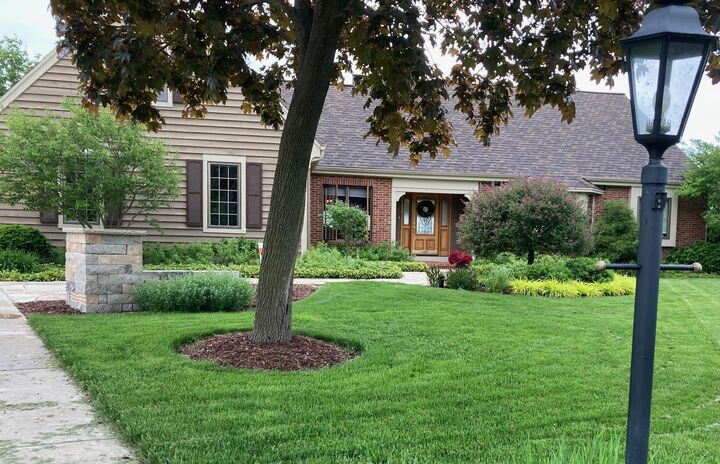 Property Photo:  S76w12788 Cambridge Ct  WI 53150 