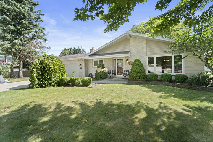 Property Photo: 4133 Brandywine Ave WI 53404