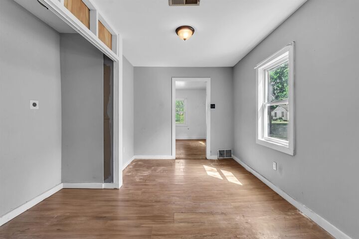 Property Photo:  1993 Dupont Ave  TN 38127 
