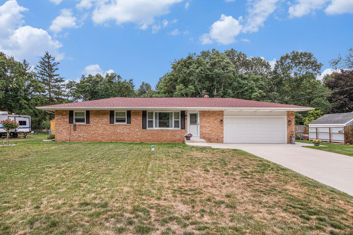 Property Photo: 1410 Country Club Drive MI 49120