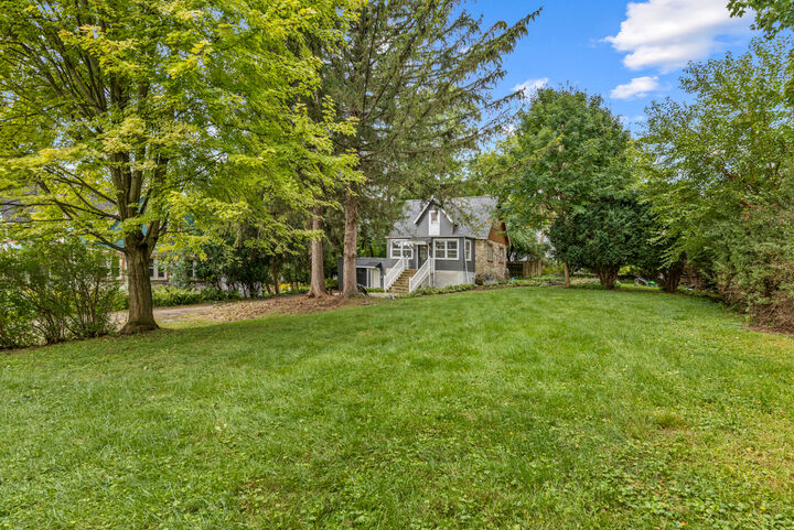 Property Photo:  148 Wildwood Road  IL 60102 