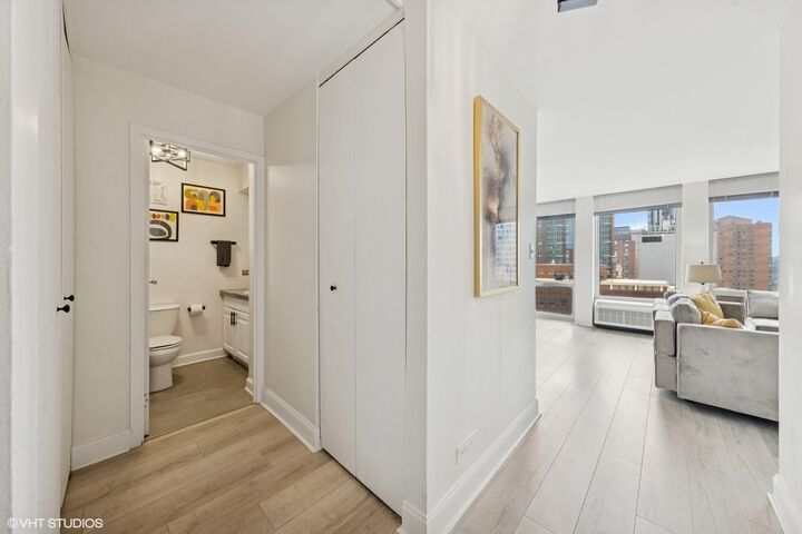 Property Photo:  111 E Chestnut Street 21B  IL 60611 