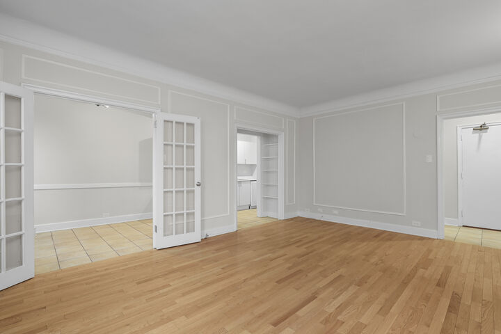 Property Photo: 10 W Elm Street 1608 IL 60610