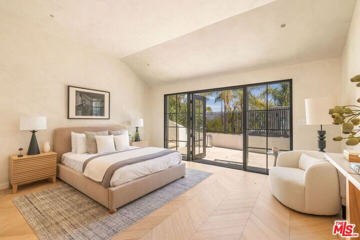 Property Photo:  8353 Sunset View Drive  CA 90069 