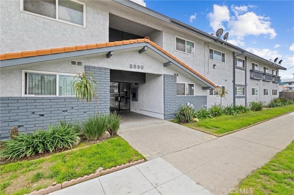 Property Photo:  2890 E Artesia Blvd 57  CA 90805 