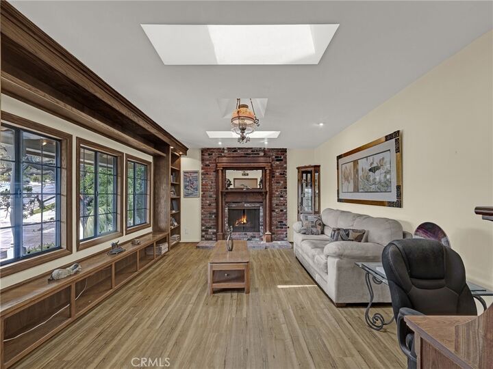 Property Photo: 4458 Avenida Campana CA 91360