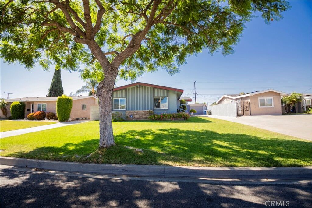 Property Photo:  14627 Gandesa Road  CA 90638 