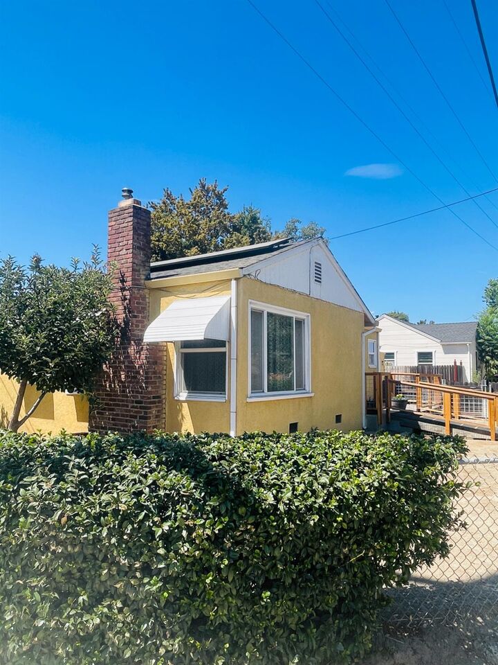 Property Photo: 1204 Freeman Street CA 95901