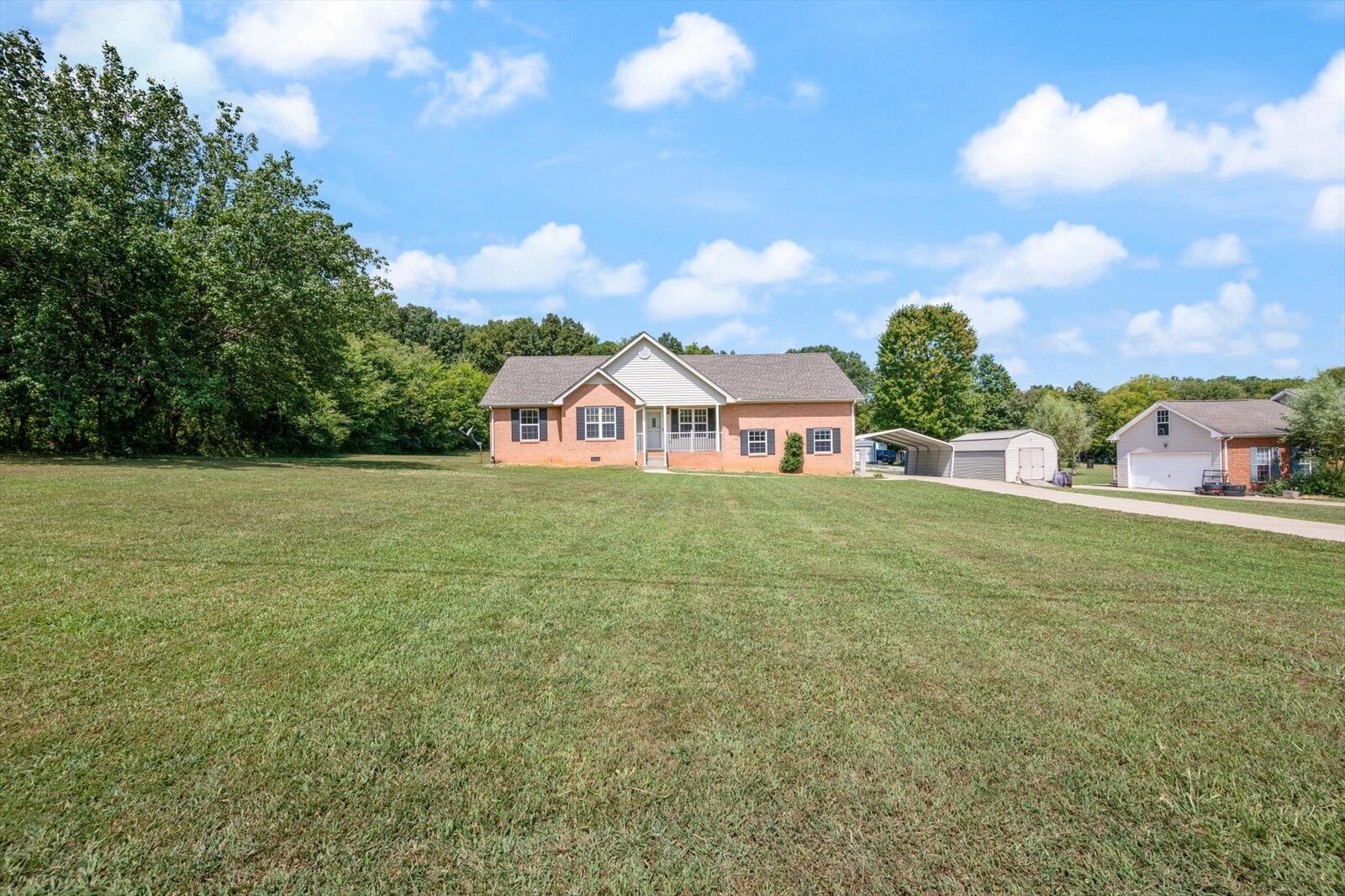 Property Photo:  2588 Oak Grove Rd  TN 37090