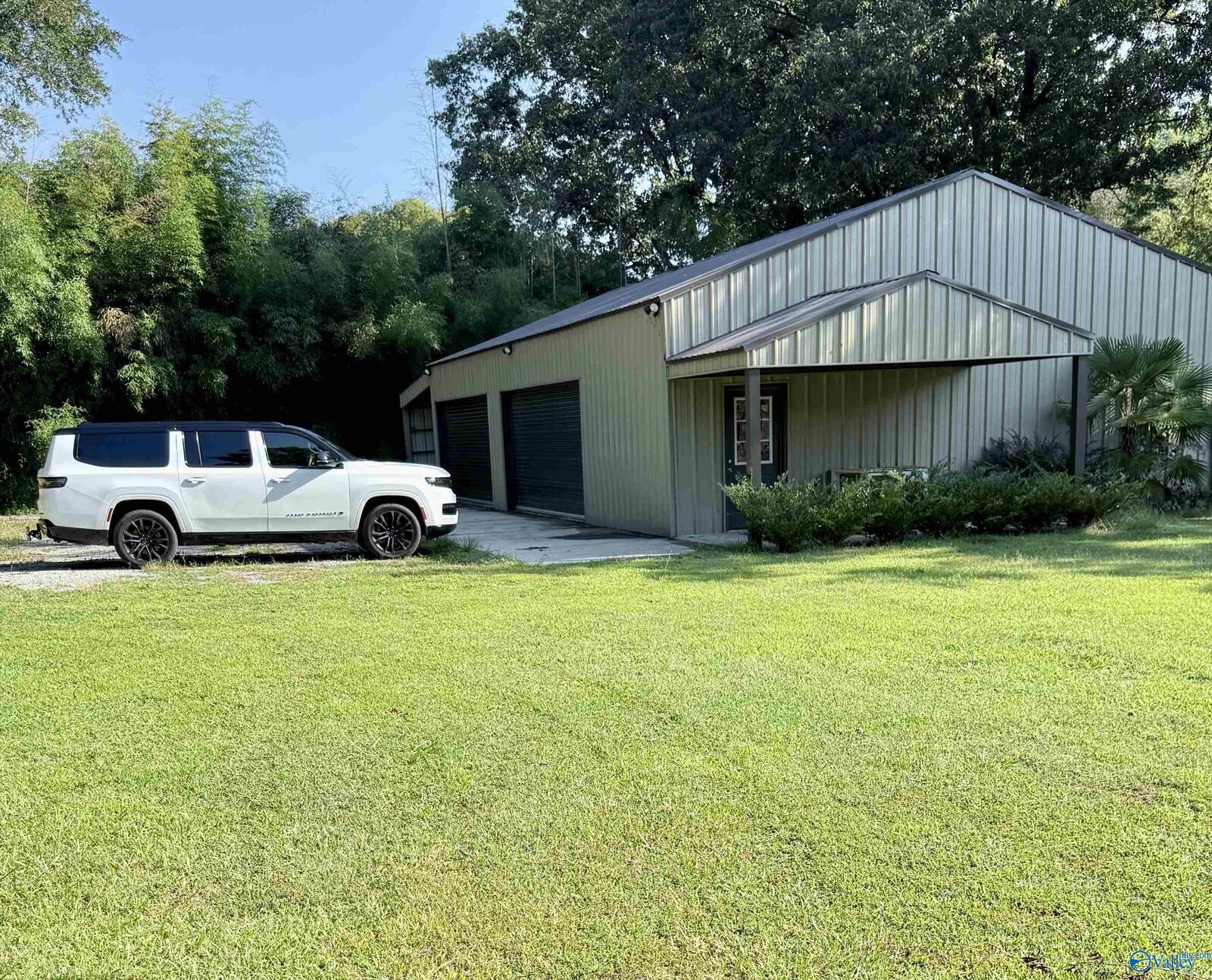Property Photo: 240 County Road 445 AL 35643