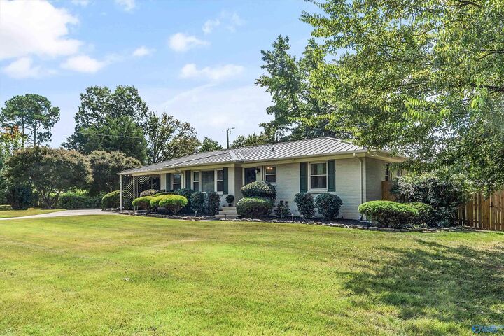 Property Photo: 301 Wingate Avenue SW AL 35801