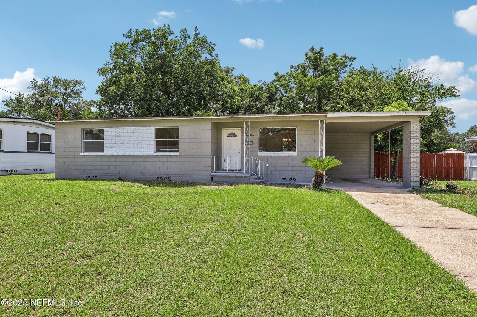 Property Photo: 7116 Gaillardia Road S FL 32211