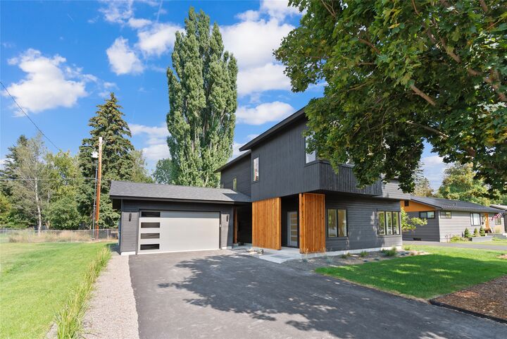 Property Photo:  824 10th Street  MT 59937 