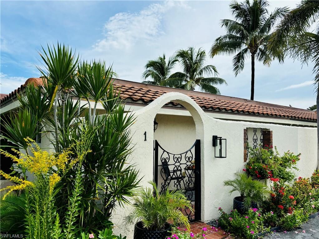 Property Photo:  1455 Curlew Ave 1  FL 34102 