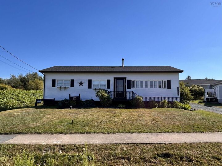 88 Reservior Ave.  Glace Bay NS B1A 4M4 photo