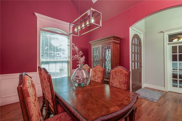 Property Photo: 1204 SW Edinburgh Avenue AR 72713