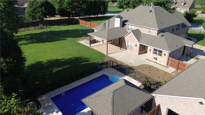 Property Photo: 330 Scarlett Boulevard AR 72762