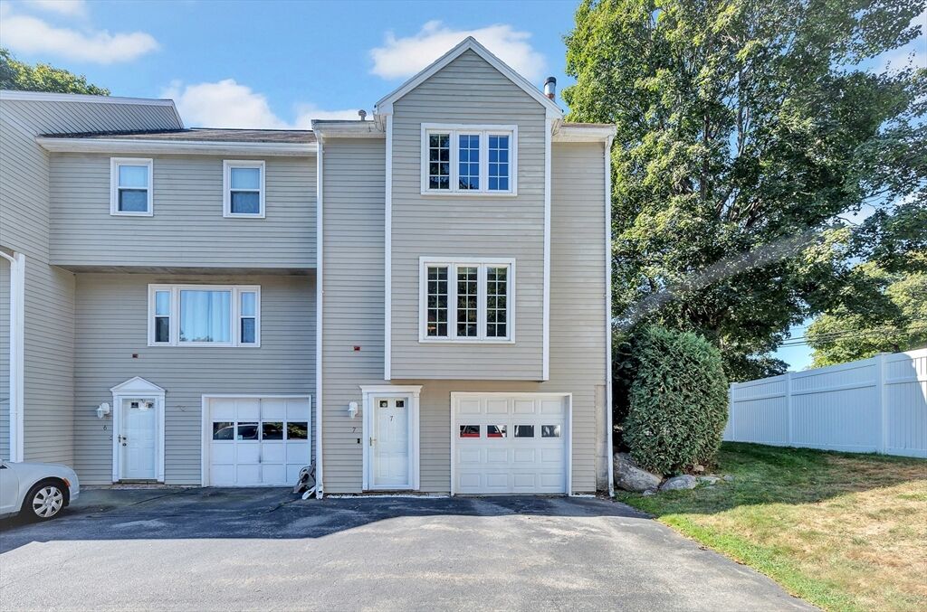 Property Photo:  395 Donohue Rd 7  MA 01826 