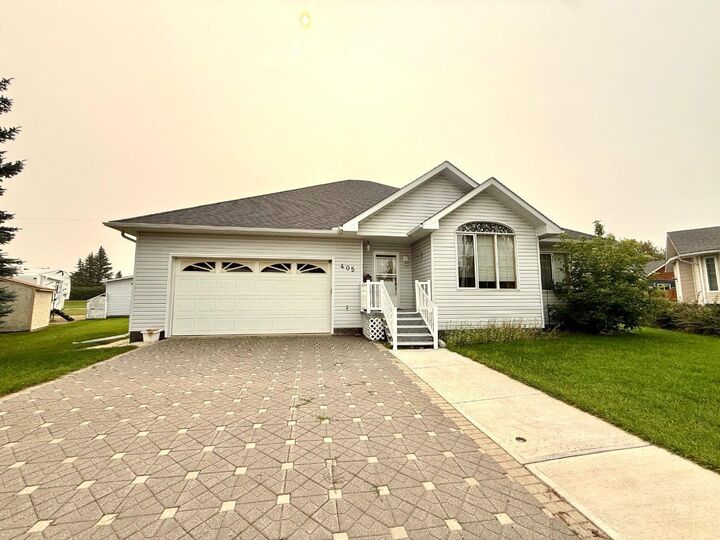 405 Slade Place  Nanton AB T0L 1R0 photo