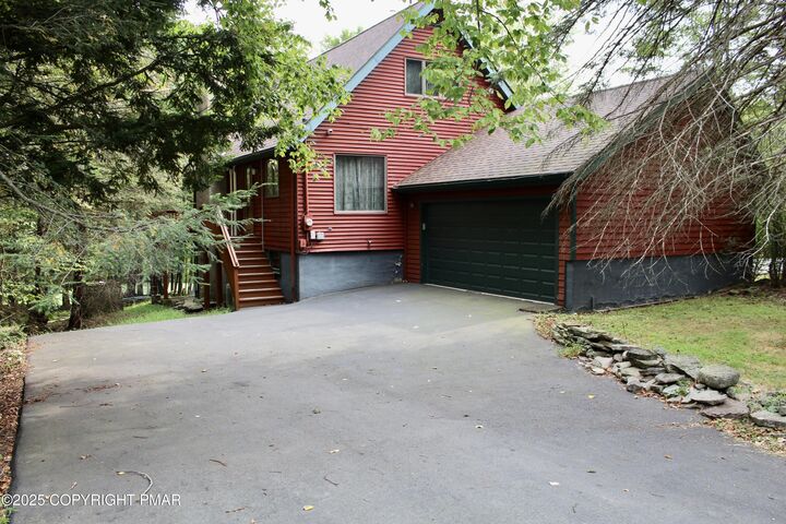 Property Photo:  63 S. Fairway Drive  PA 18436 