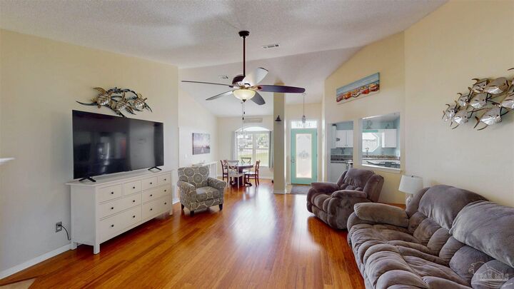 Property Photo:  1956 Southwind Cir  FL 32506
