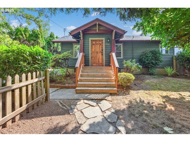 Property Photo: 7404 SW 53rd Ave OR 97219