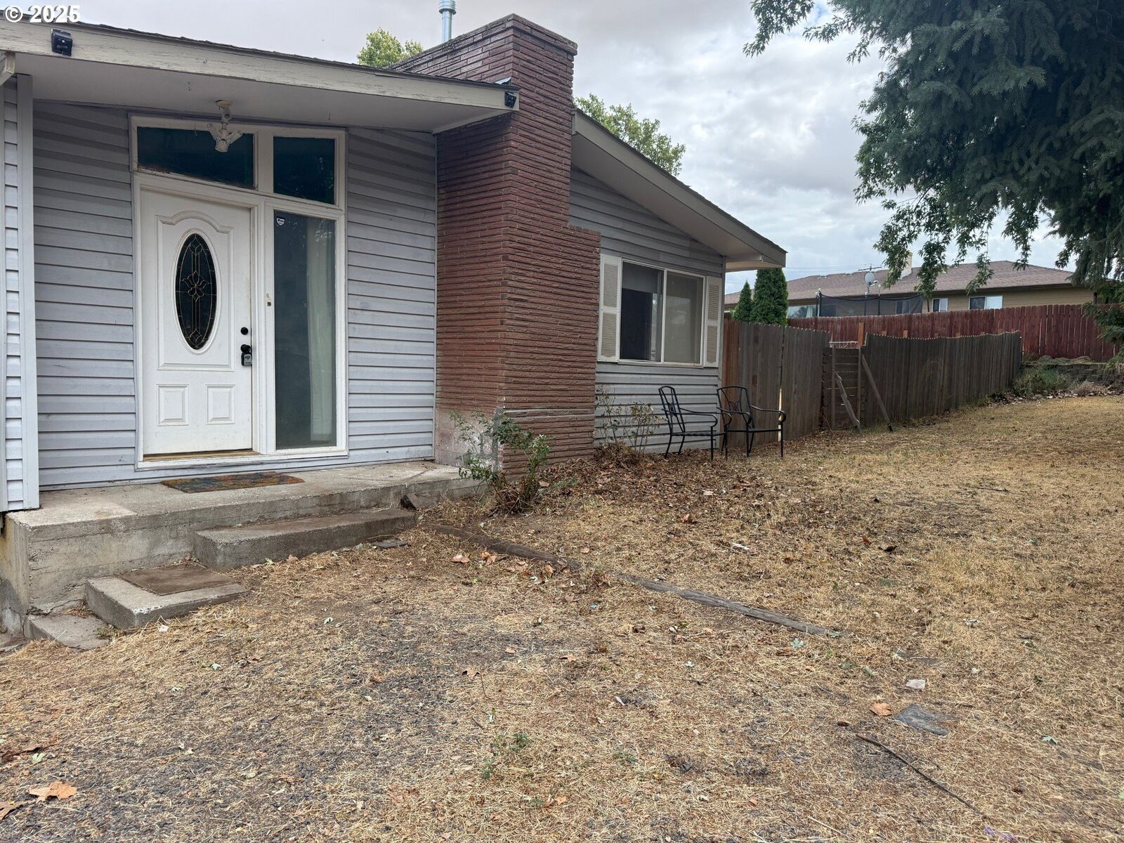 Property Photo:  1209 Davis St  OR 97862 