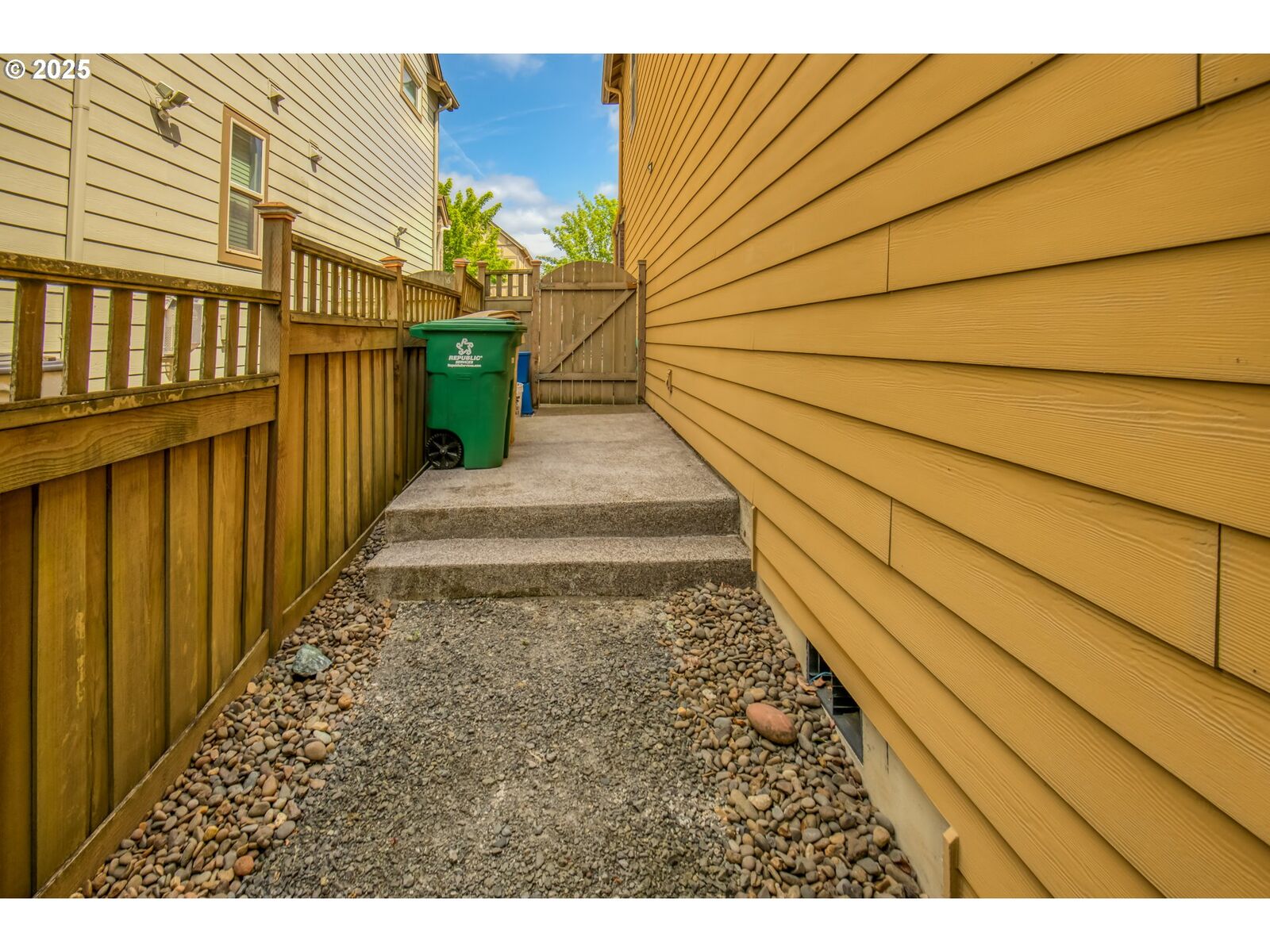 Property Photo: 10380 SW Madrid Loop OR 97070